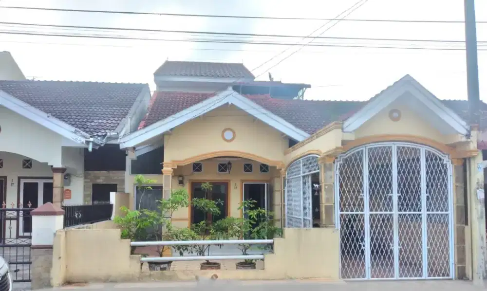 Di jual rumah 2 lantai komplek mewah THI Medan