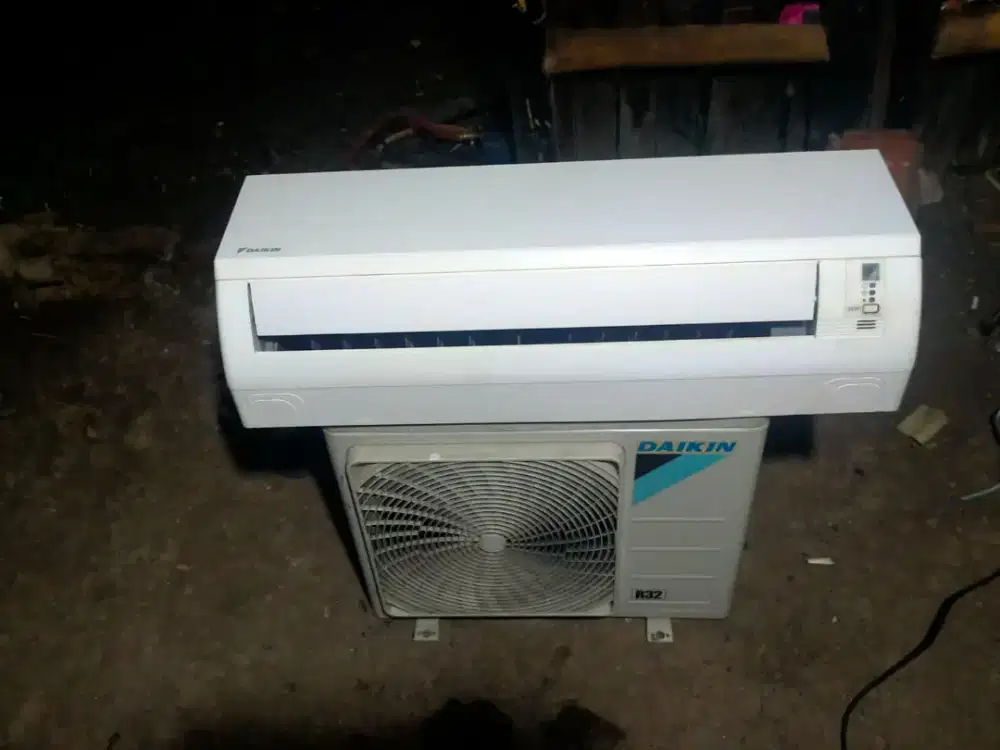 Ac daikin R32 1pk + pasang garansi
