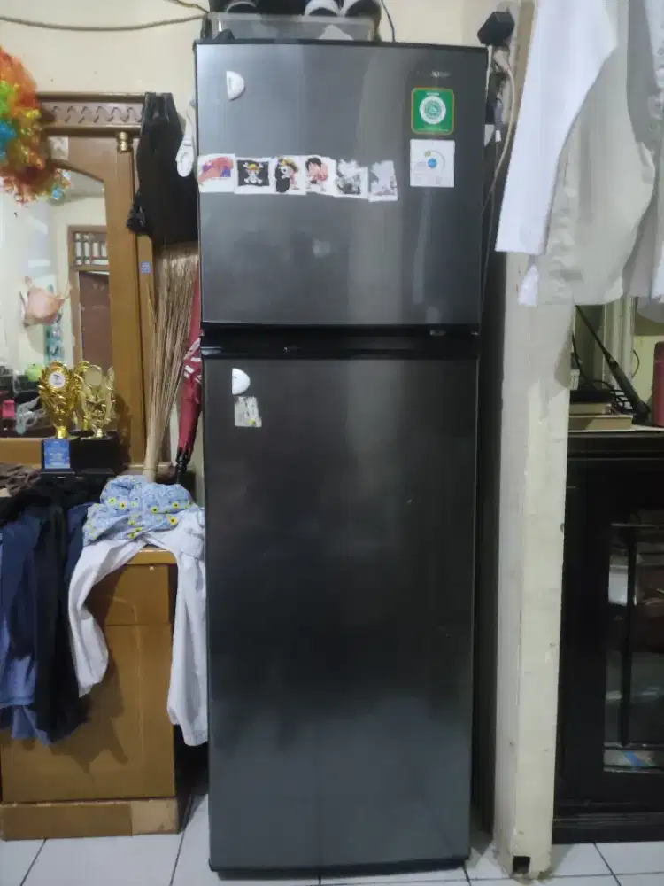 Kulkas 2 Pintu SHARP SJ-316 MN HS – 256L (Ice Twist, No Frost)