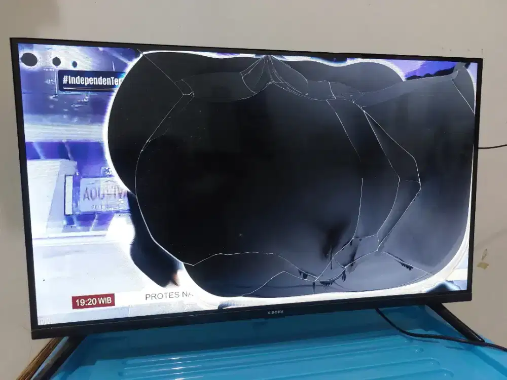 Xiaomi Smart TV 32inch Layar Pecah