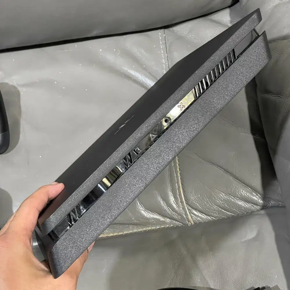 Playstation 4 slim 500GB (PS4)