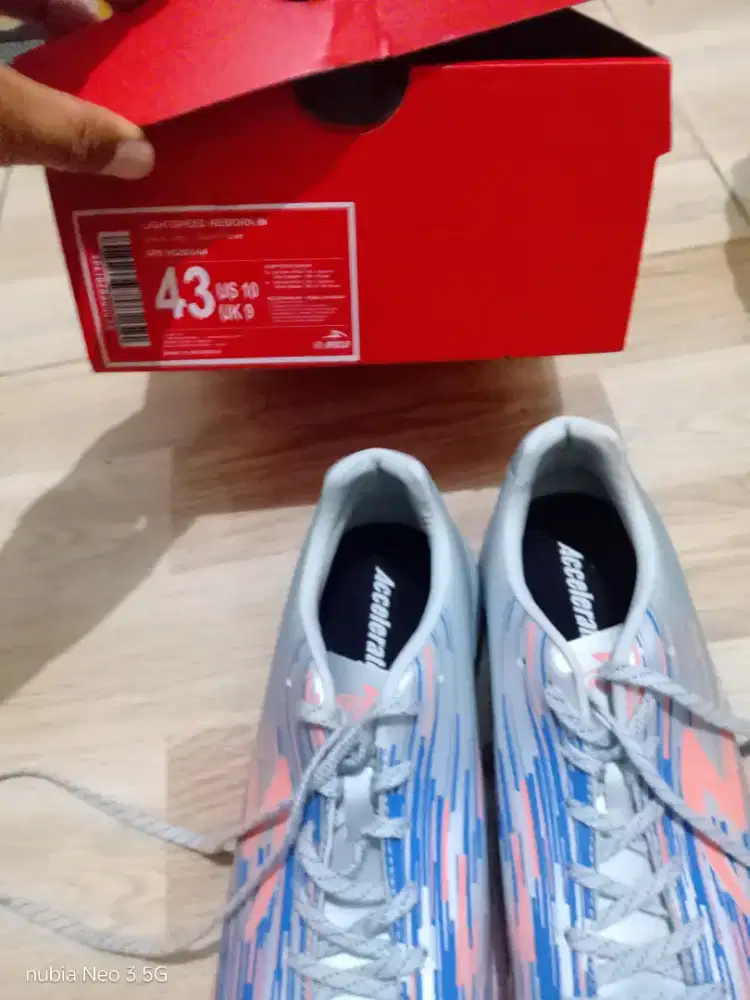 Sepatu Futsal SPECS Original Baru – BNIB