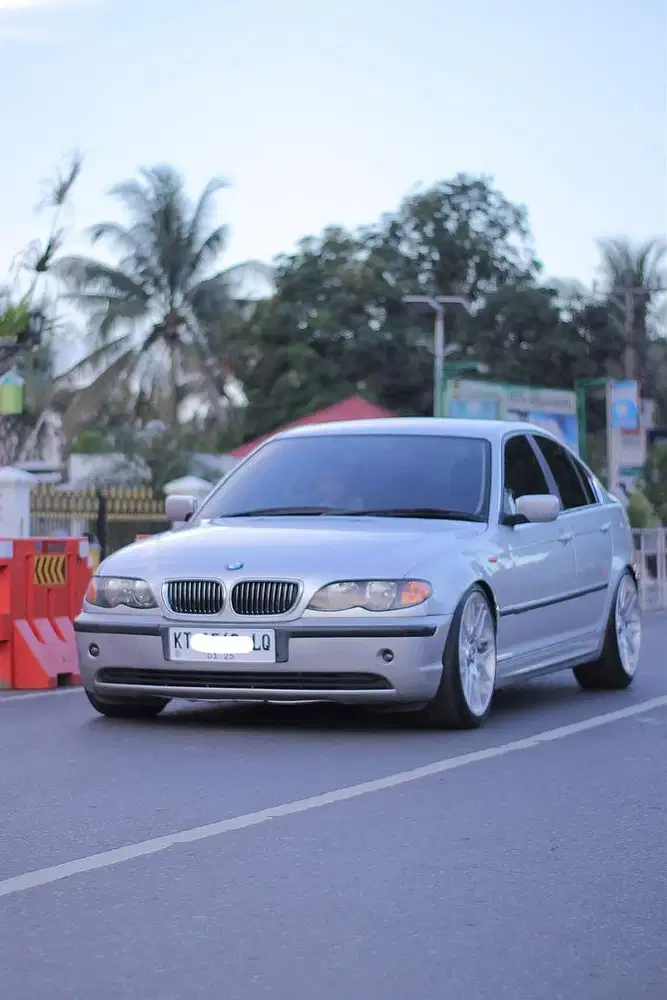 BMW E46 325 6 Cylinder