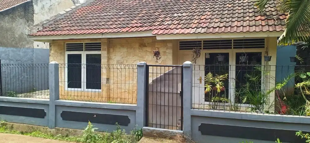 Dijual Rumah Hoek Depok