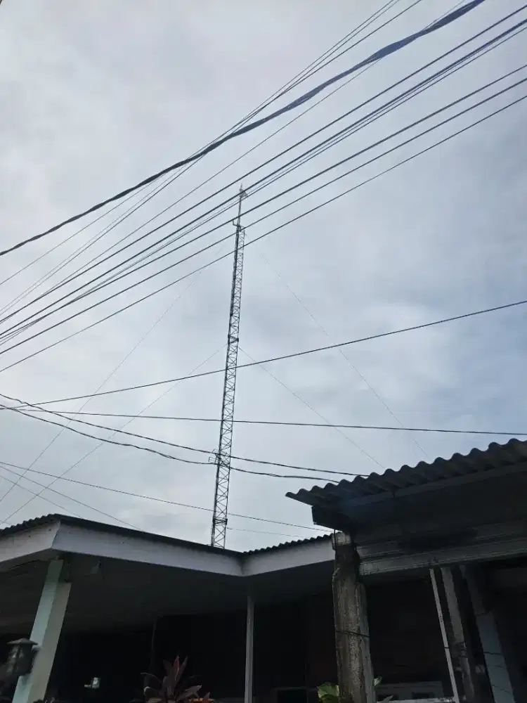 Tower Triangel Besi Besar