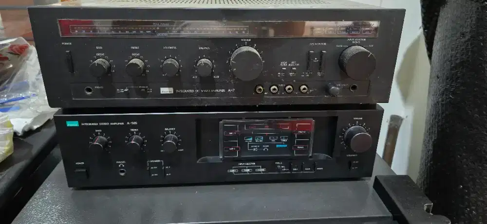Jual 2 unit amplifier Sansui A-7 dan A-505