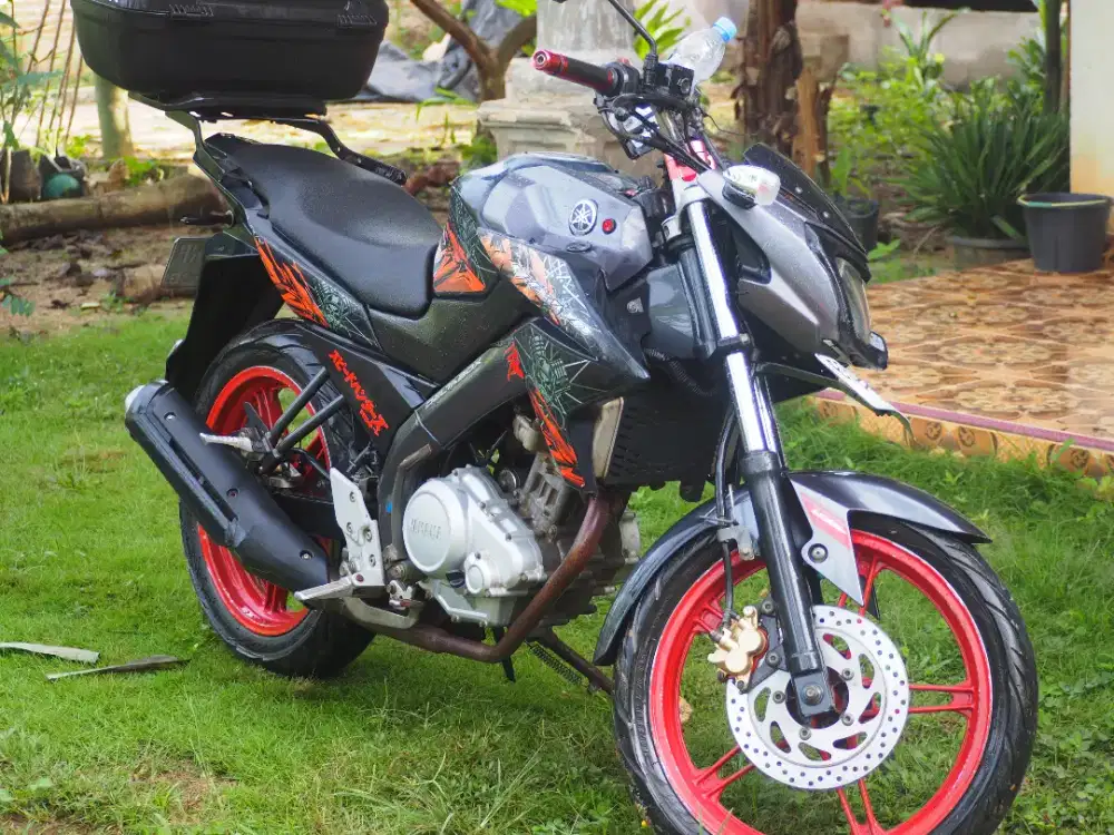 Vixion NVL body mesin mulus