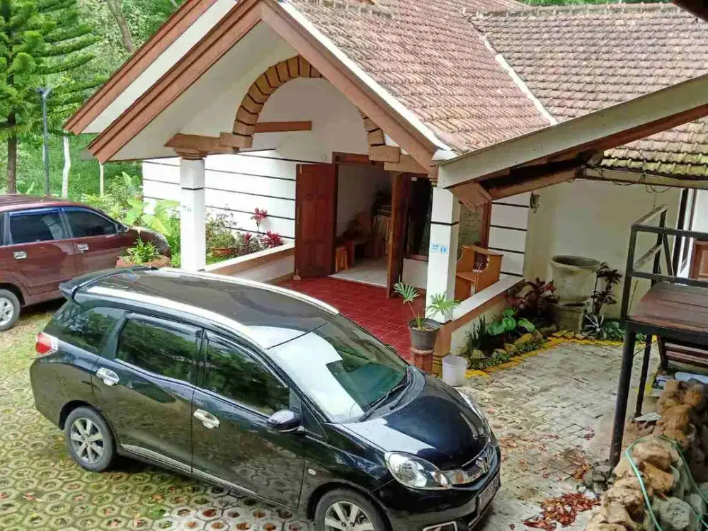 Menarik Home Stay Dijual Dengan View Yang Asik di Poros Jalan Raya Pujon Kabupaten Malang