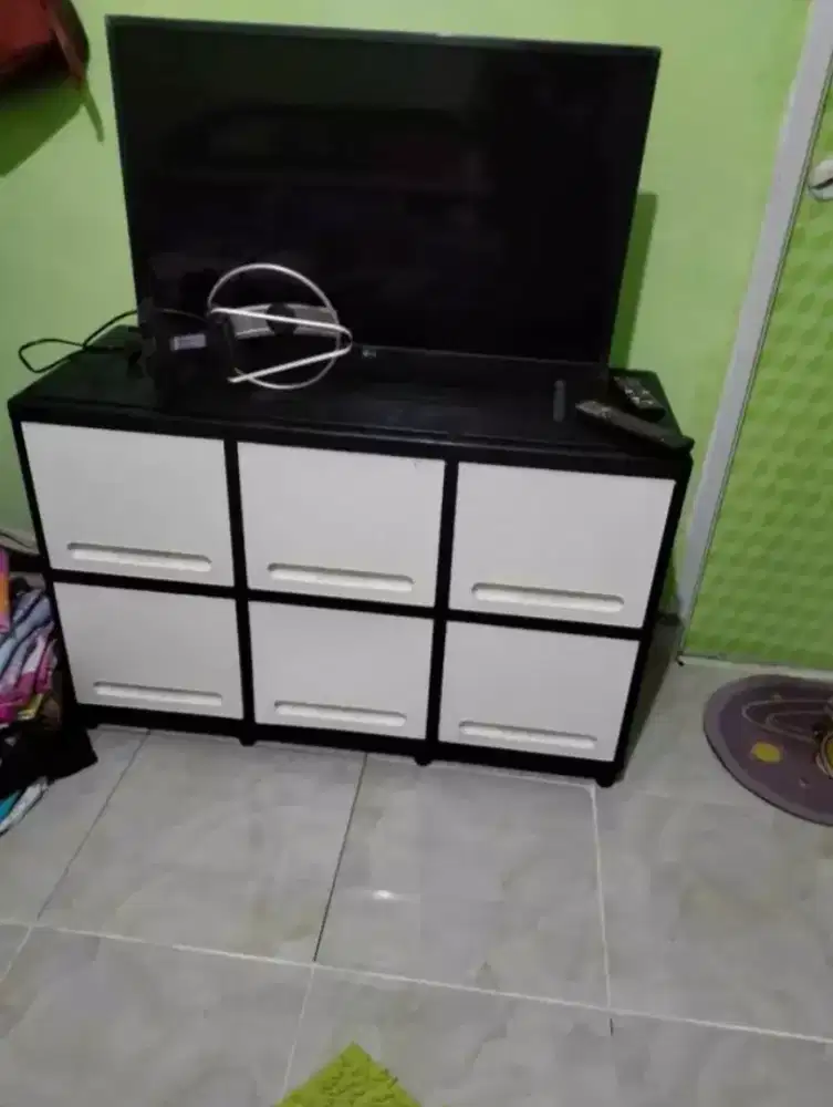 Lemari flip tv/serbaguna