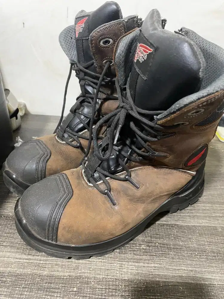 red wing safety shoe
