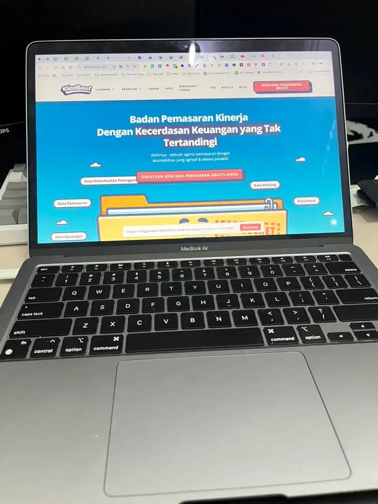 Macbook air M1 garansi