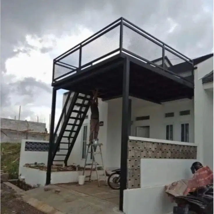 Mezanine balkon outdoor