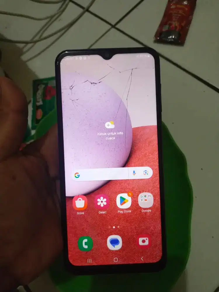Samsung A13   6/128  minus kaca kamera copot 1 sm retak tp ga ngaruh