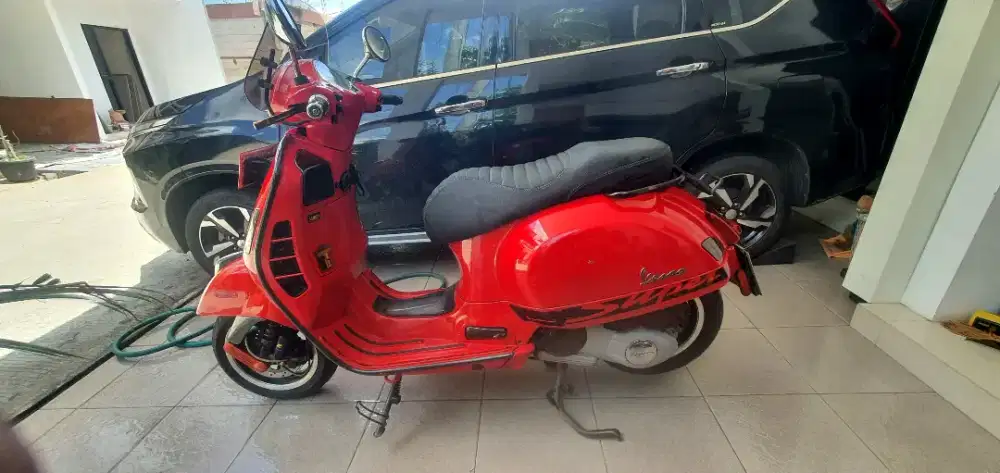 Piagio Vespa GTS 150 3v ie 2014 Red