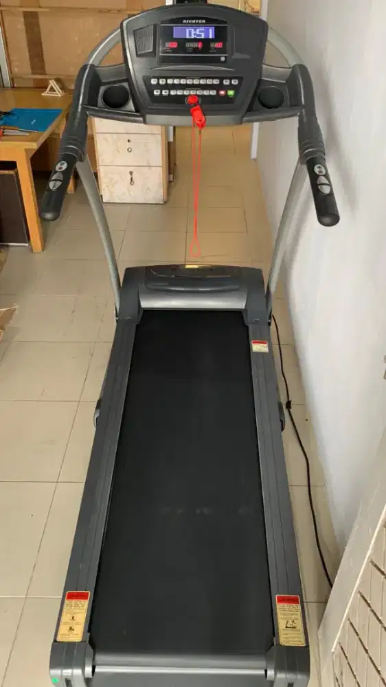Treadmill W/Incline