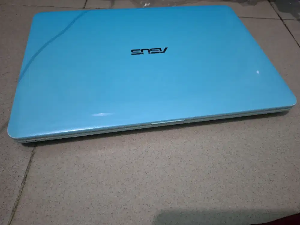 Bismillah dijual laptop asus core i3 mulus siap pakai baterai 3jam