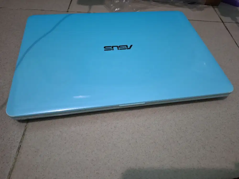 Bismillah dijual laptop asus core i3 mulus siap pakai baterai 3jam