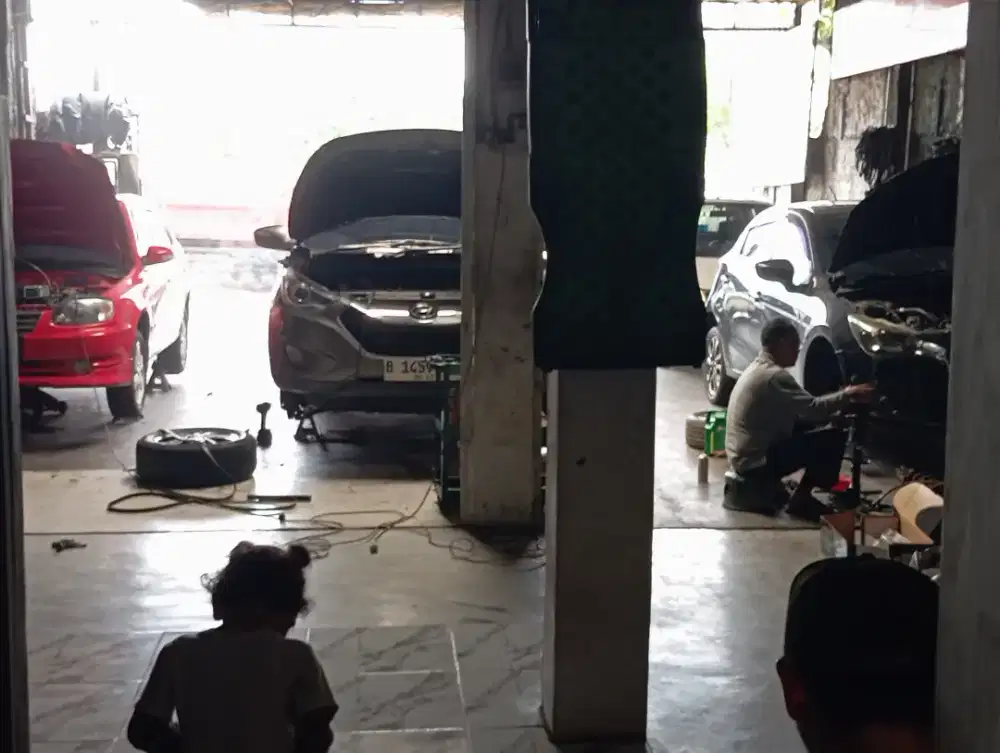 Butuh kenek montir ( helper)