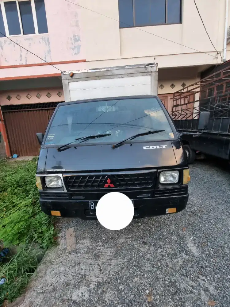 Mobil Mitsubisi L300 Box