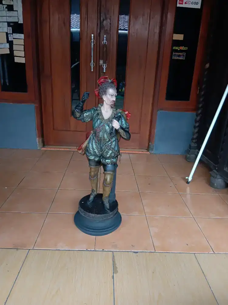 patung tentara eropa romawi antik jumbo