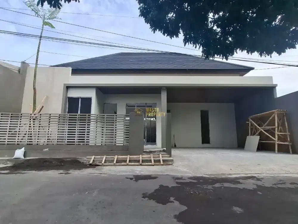 RUMAH SIAP HUNI, TANAH LUAS DEKAT JL.RAYA DI PURWOMARTANI