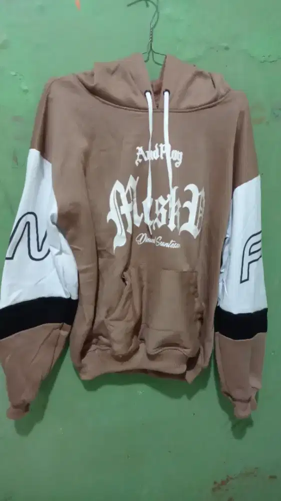 Sweater hodie kerenn kekinian masih baru