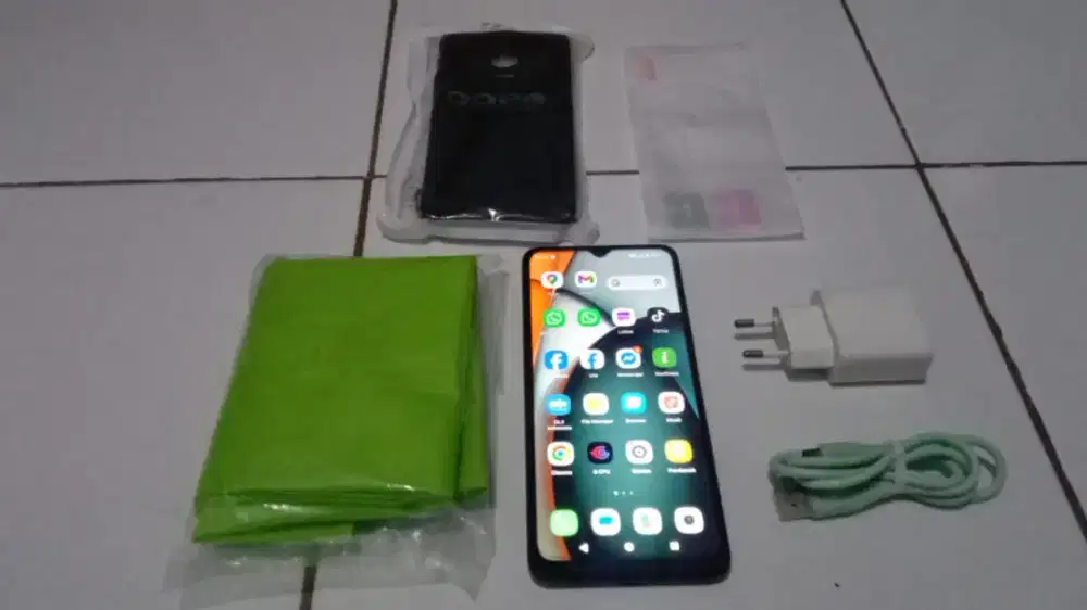 Redmi A3 ( 2023 )
Ram 8gb (4gb+4gb)
Rom 128gb
Black Edition