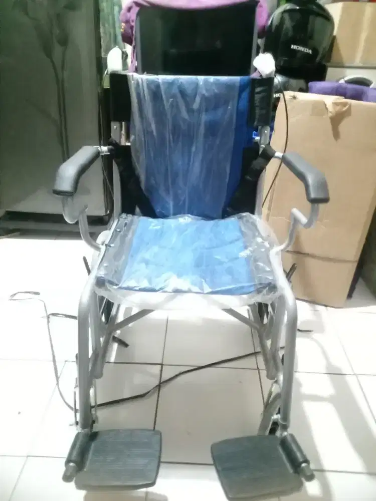 Kursi roda plaksibel serba guna.