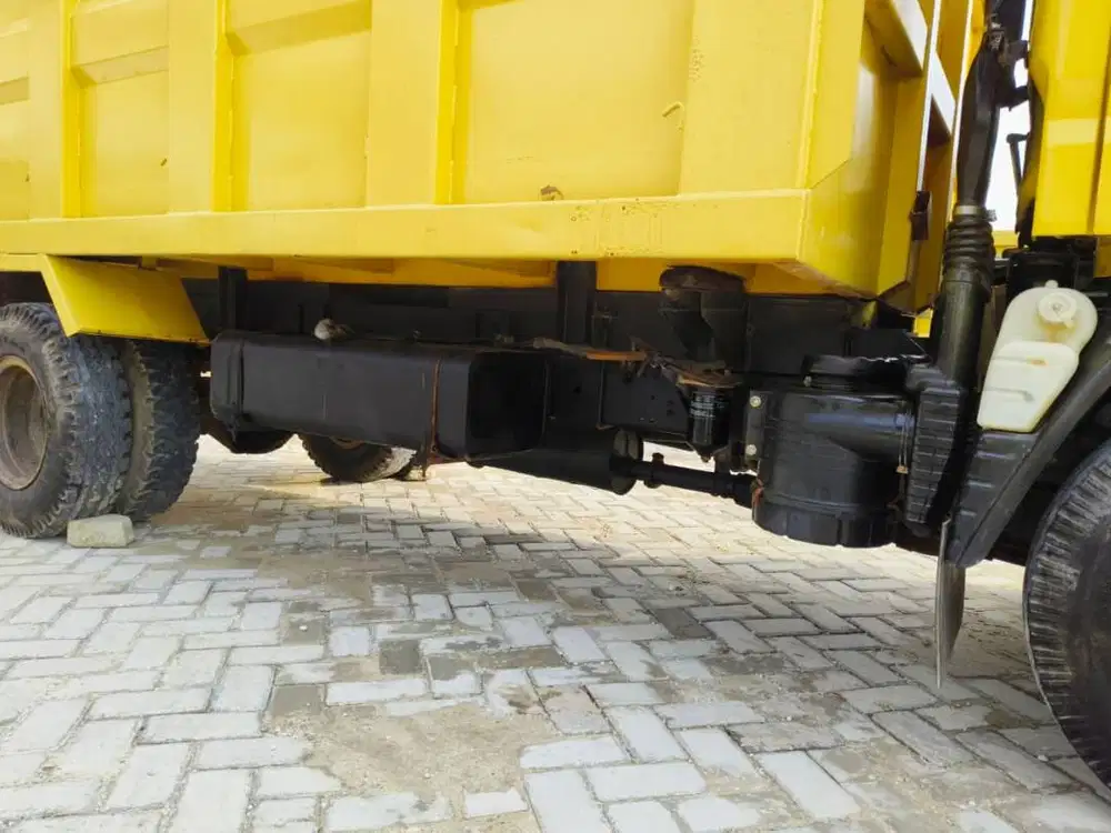 Mitshubishi Colt Diesel Dump Truck FE 74 HD