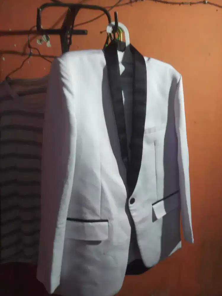 Dijual jas original size L Xl masuk dah sm rompi sama tempat jasnya