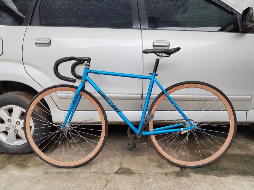 sepeda fixie dewasa