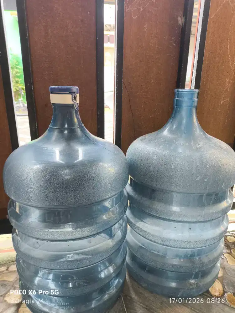 Galon Aqua  kosong
