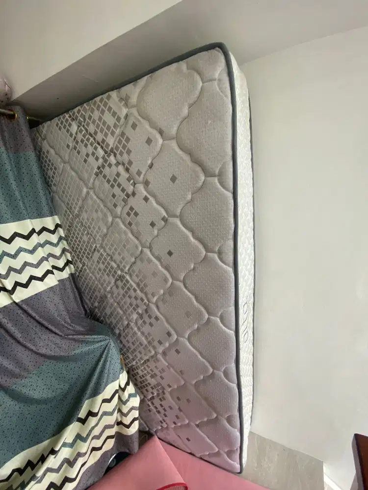 Spring Beda Merk Alta 200 x 200