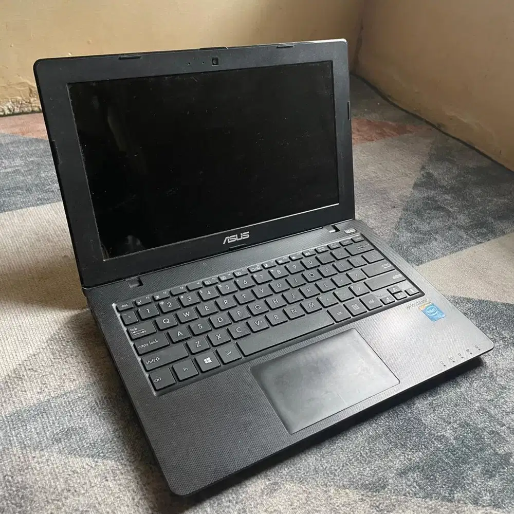 Notebook ASUS X200M 2GB/500GB