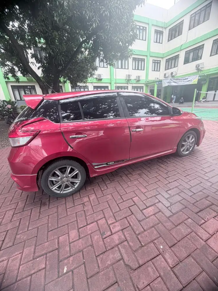 Toyota Yaris TRD Sportivo 2015 AT (Automatic)