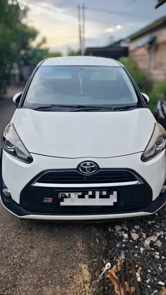 Toyota Sienta V Matic 2016 Putih