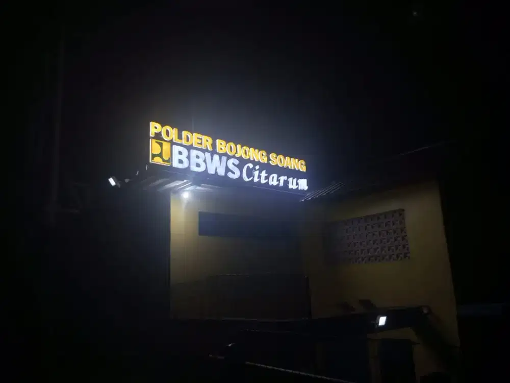 Acrylic Huruf Timbul & Neon Box Custom - Membuat Bisnismu Bersinar!