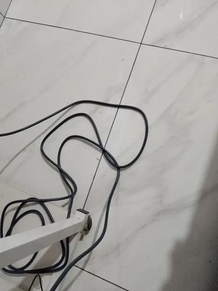 Dicari Pembantu Serius Dan Bisa Bekerja