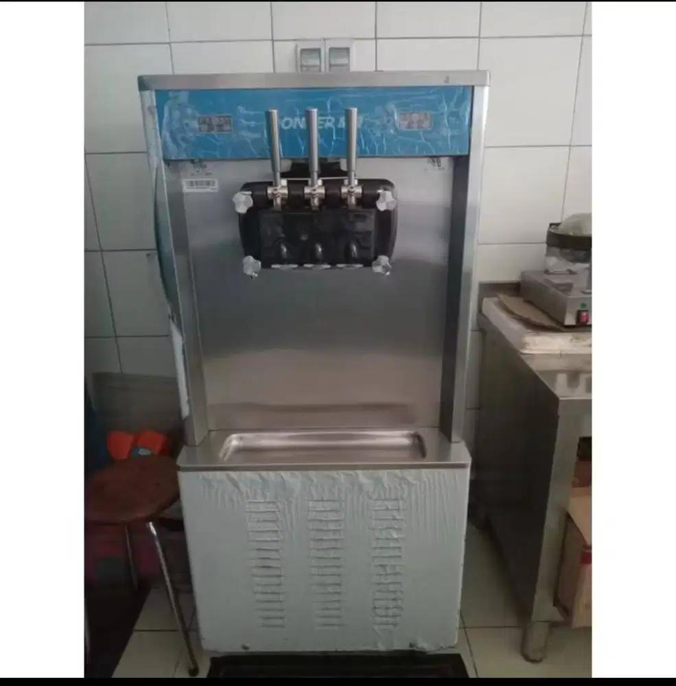 mesin eskrim bekas mixue model DM985YL