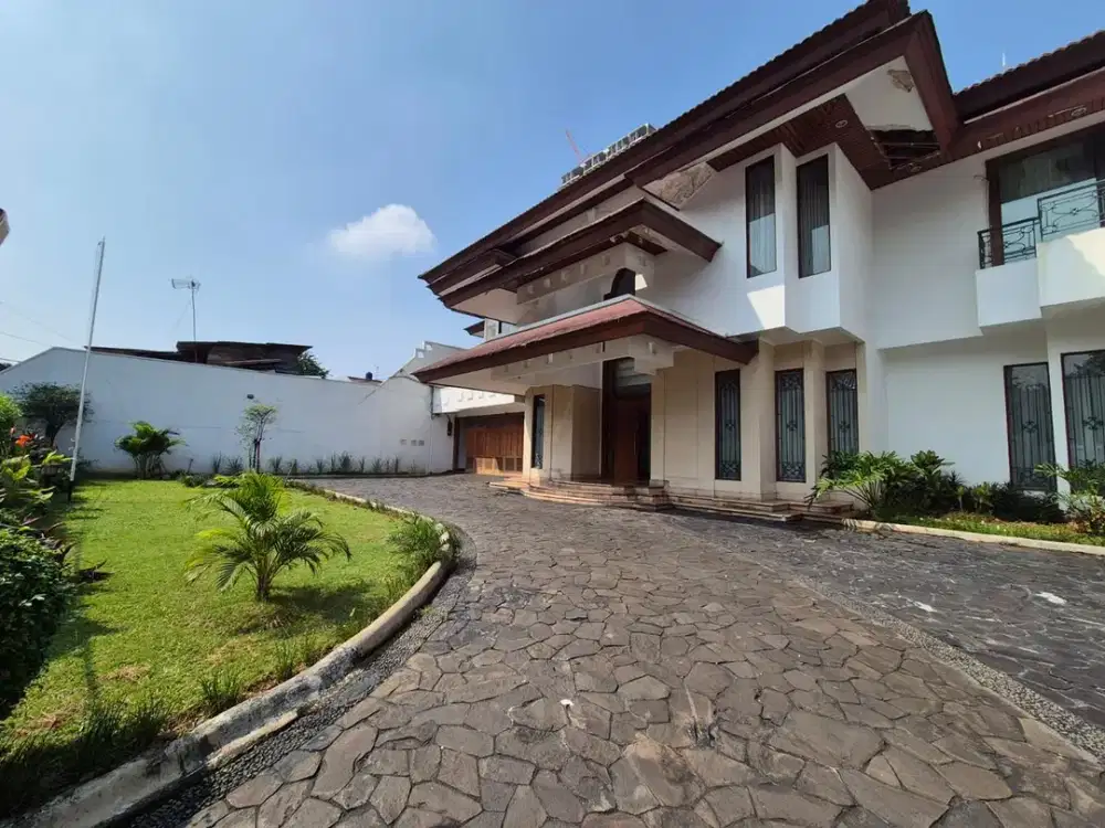 Rumah mewah ada swim pool di jakarta selatan pr 14793