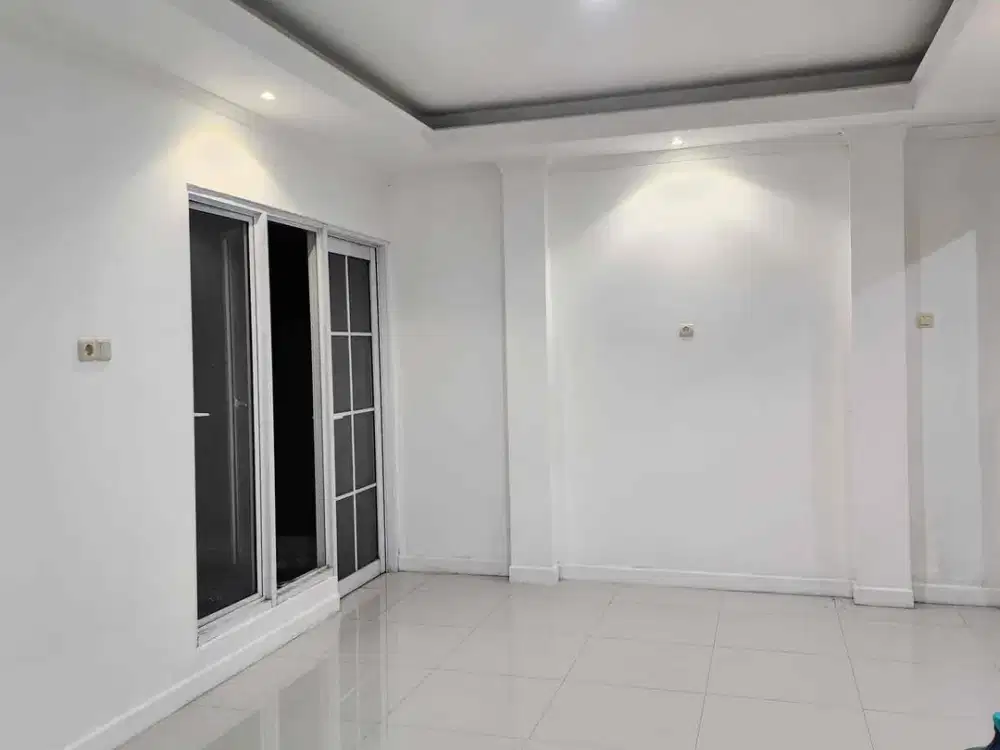 Monaco Village Gading Serpong dijual murah 3 Br