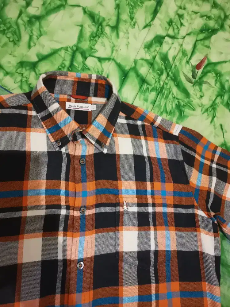 Kemeja HUSH PUPPIES/ Kombinasi 4 warna/ Size setara XL (ORIGINAL)