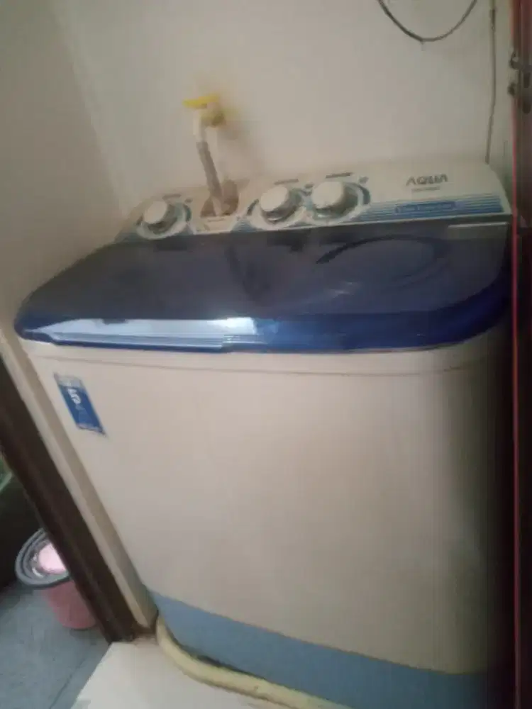 Dijual mesin cuci merk aqua