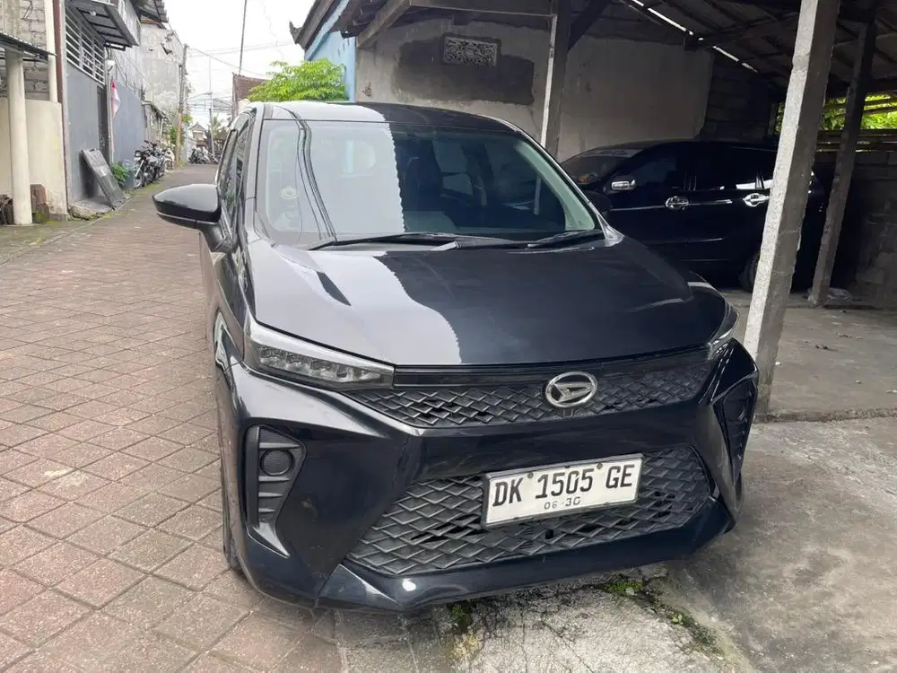 Daihatsu Xenia AT 2022, Hitam