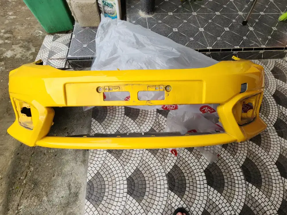 Bamper Honda Brio Kuning