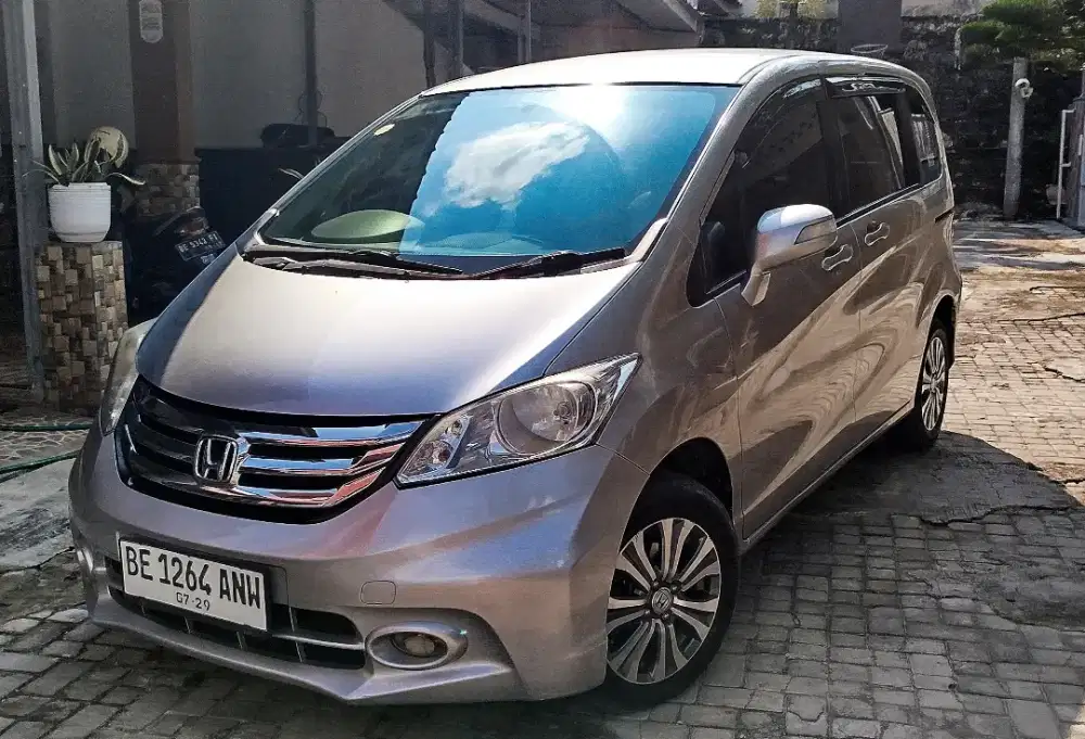 Honda Freed PSD 2015