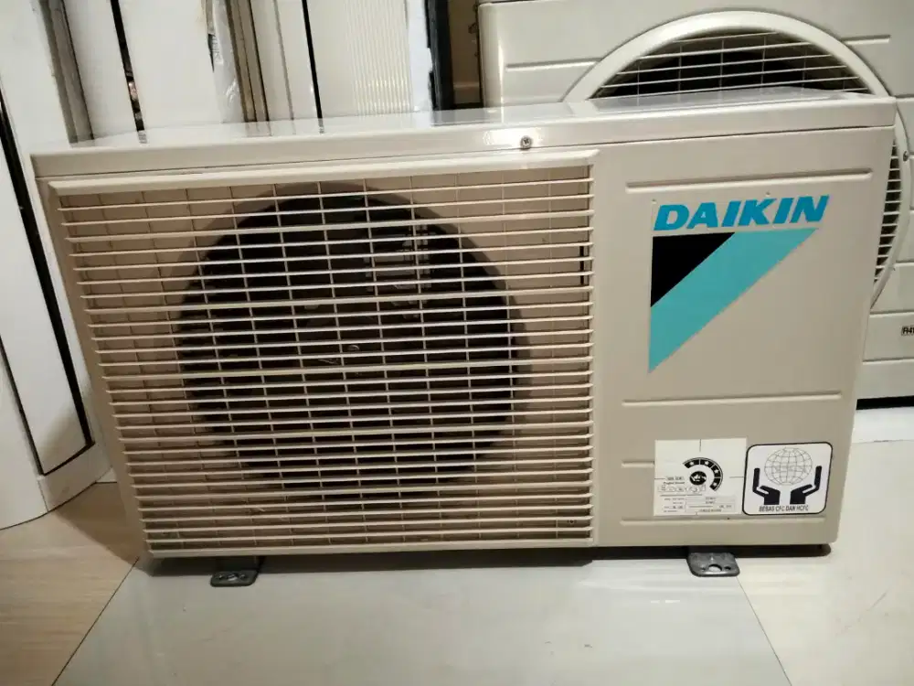 Outdor ac Daikin setengah pk orisinil