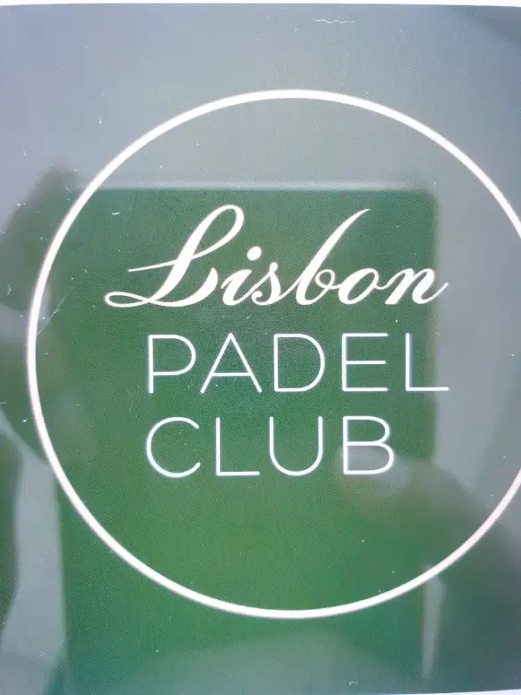 Staff Lapangan Padel