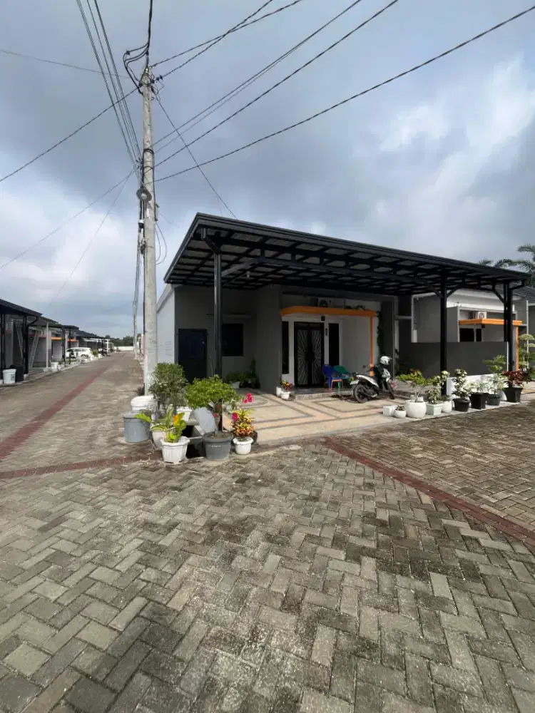 Di kontrakan sebuah rumah