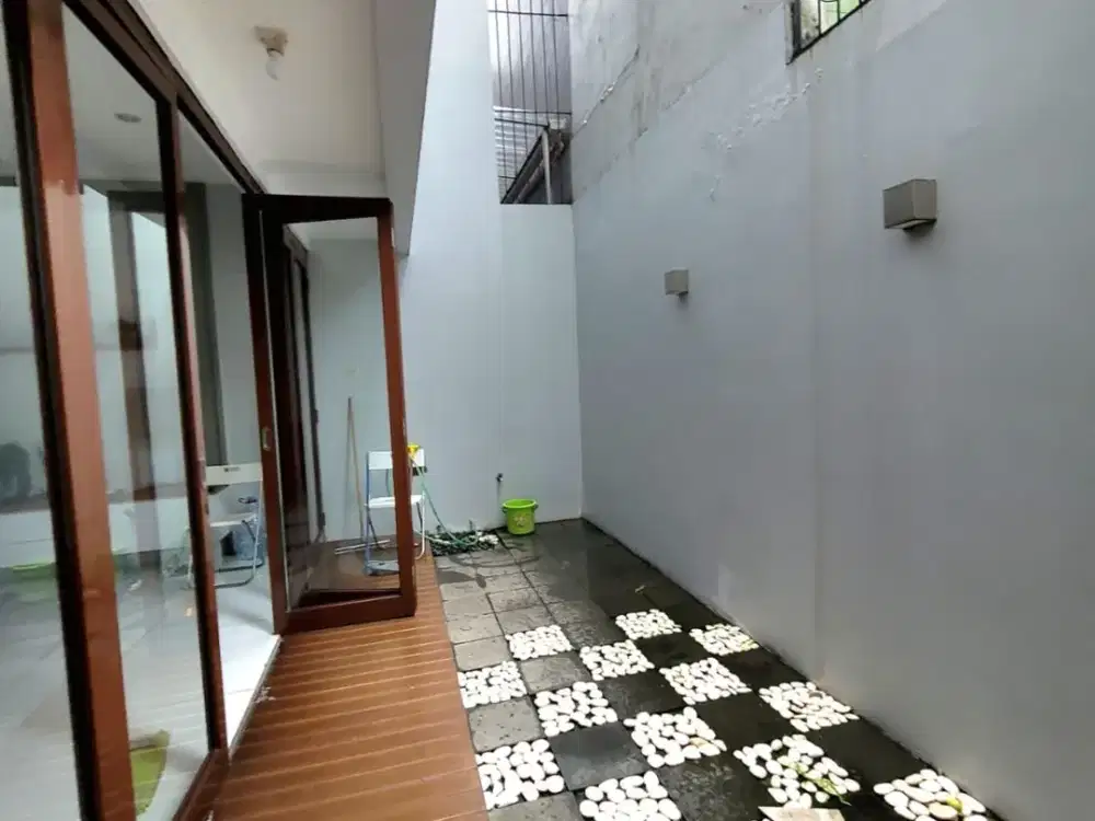 Rumah Dgn 2 Lantai Dlm Cluster di Bintaro Tangsel GB-17681